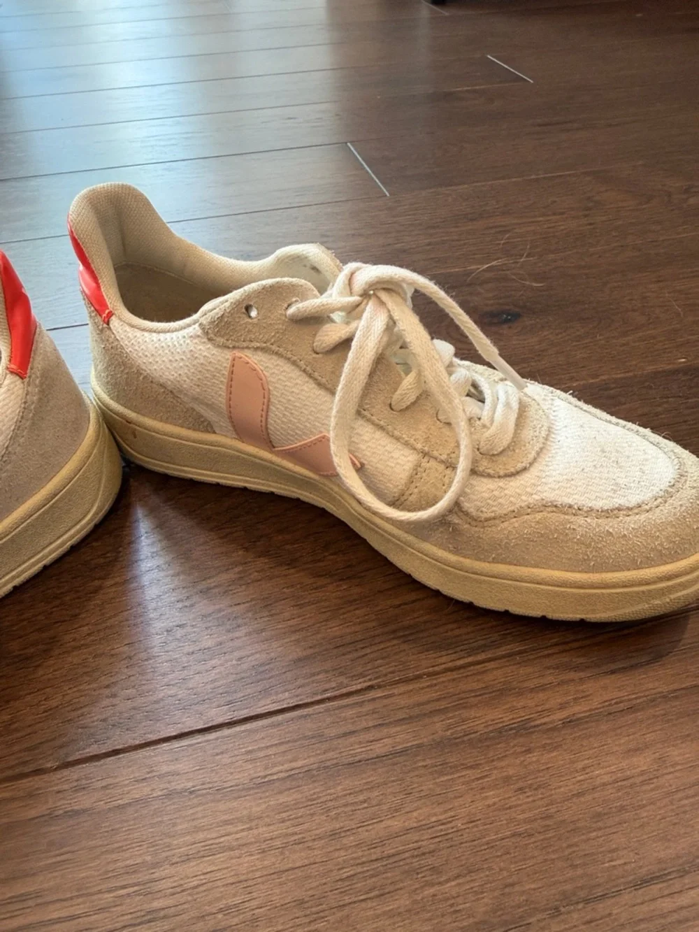 Veja V-10 SP2020 Collection Size 37/6 - C33-002